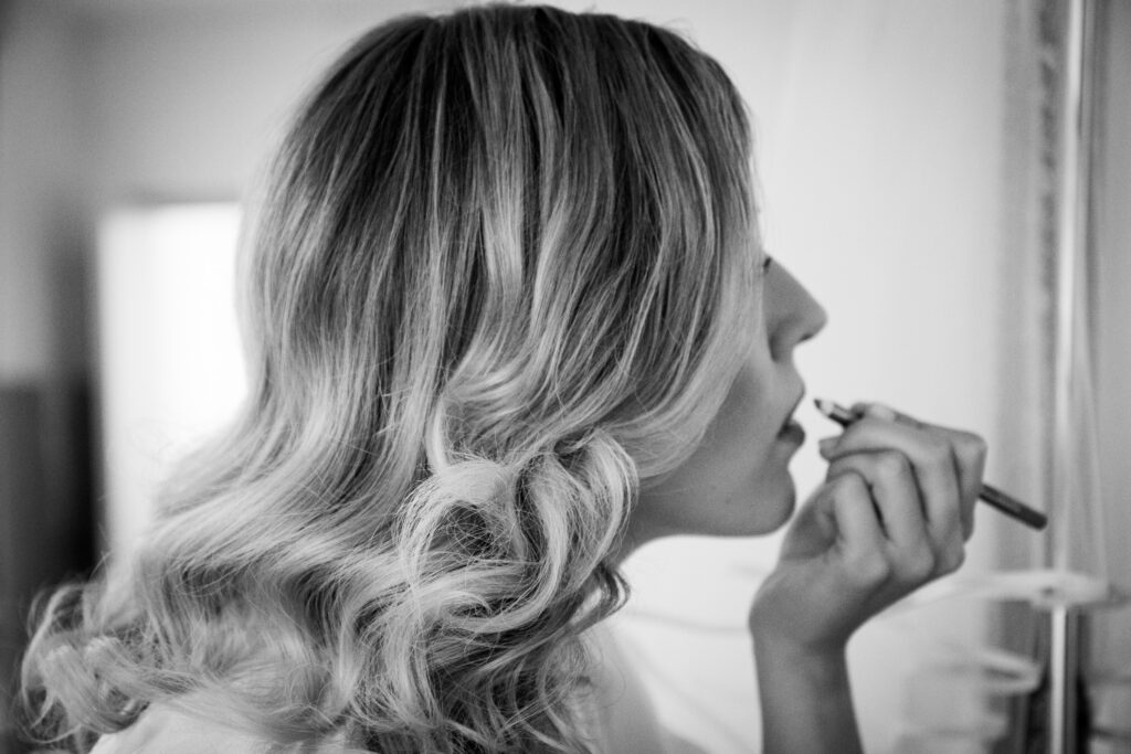 Anastasia et Julien, photo de mariage, noir et blanc, photo préparatif de mariée, moment de vie, anael jourdain photographe amateur lille dunkerque